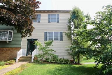Main picture of 907 Meadowlark Dr