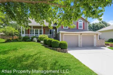 Main picture of 1235 NE Depot Dr