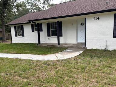 Main picture of 214 Basswood Dr