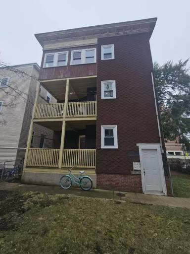 Main picture of 89 Beacon St