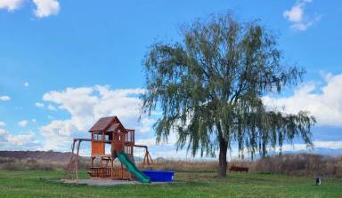 Main picture of 395 Hodgson Rd