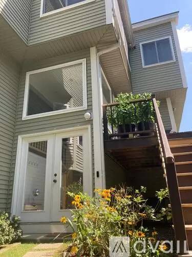 Main picture of 2101 Old Bridge Ln