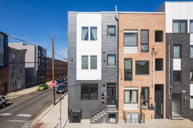 Main picture of 323 W Berks St