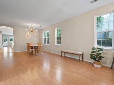 Main picture of 25517 Sinclair Pl