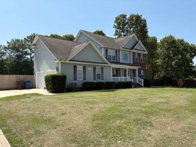 Main picture of 48 Old Field Loop