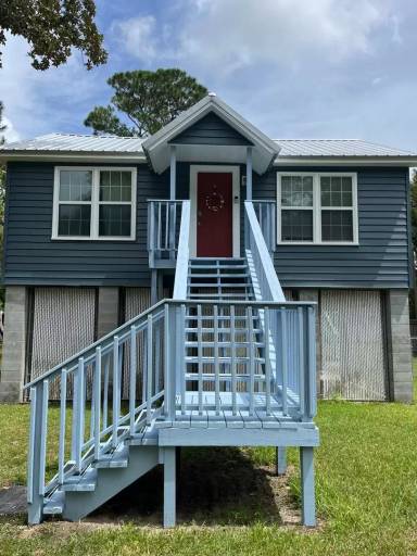 Main picture of 5112 Kraft St