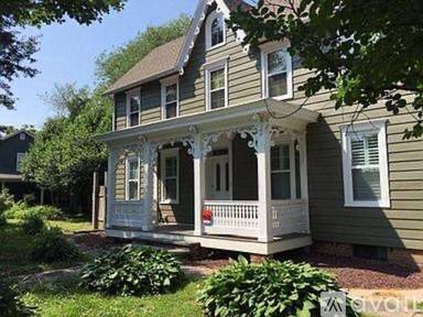 Main picture of 113 E Camden Wyoming Ave