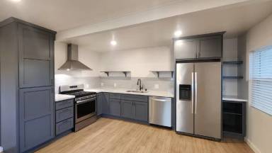 Main picture of 1724 T St