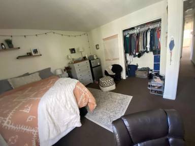 Main picture of 64 Hungerford Ter