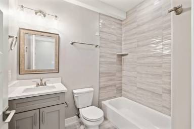 Main picture of 2537 N Howard St