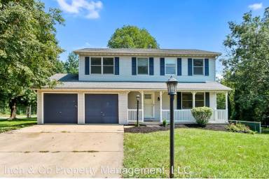 Main picture of 10 Hickory Dr