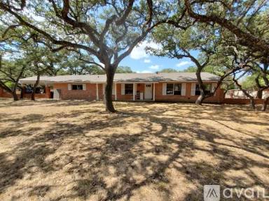 Main picture of 115 Encino Grande St