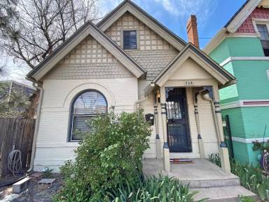 Main picture of 747 Elati St