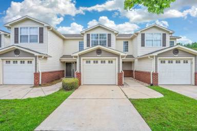 Main picture of 715 Majestic Dr