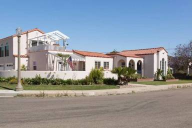 Main picture of 205 Palm Court Dr