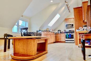 Main picture of 15 Orchard St