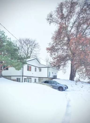 Main picture of 570 Reser Rd