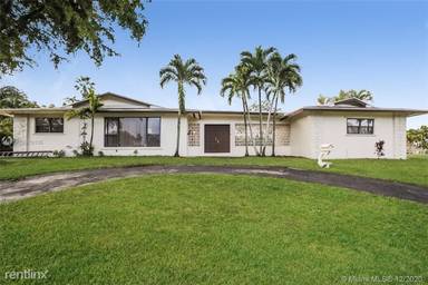 Main picture of 19355 SW 88th Ct