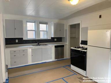 Main picture of 553 Broadway