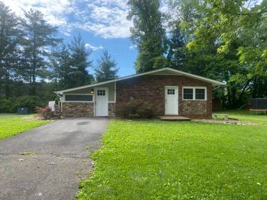 Main picture of 7 Lynn Terrace Ct