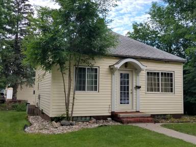 Main picture of 226 5th Ave NW