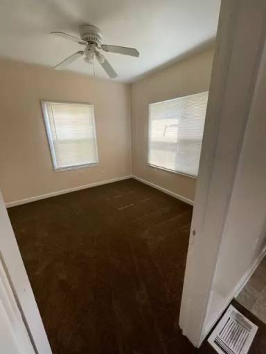 Main picture of 400 W Cameron St