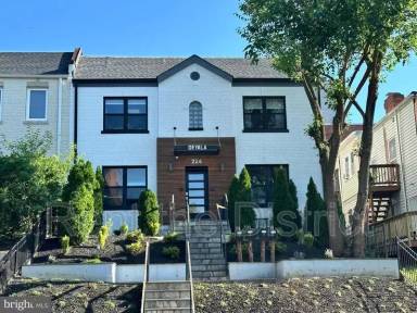 Main picture of 224 T St NE