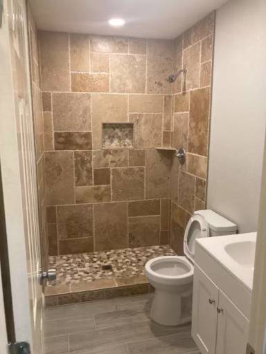 Main picture of 7103 Hemlock St