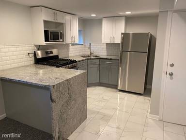 Main picture of 2945 W Peterson Ave