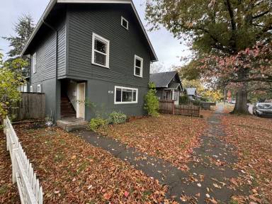 Main picture of F Street Duplex