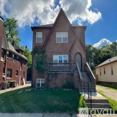 Main picture of 50 Waldo St