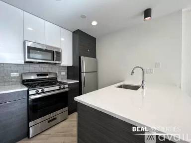 Main picture of 944 W Grace St Apartments