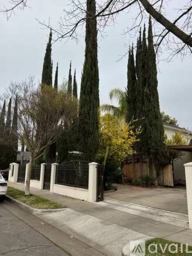 Main picture of 1224 N Farris Ave
