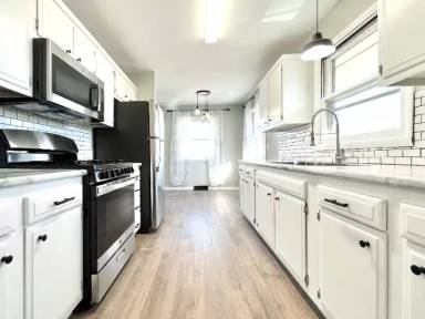 Main picture of 2942 La Salle Ave