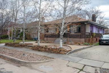 Main picture of 662 E Redondo Ave