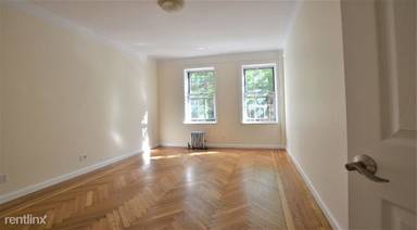 Main picture of 117 W 13th St