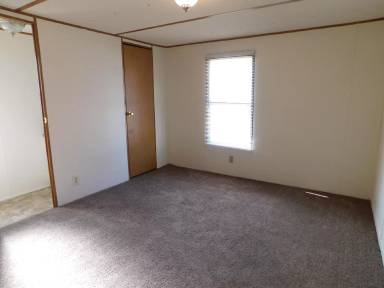 Main picture of 104 Colonial Ct