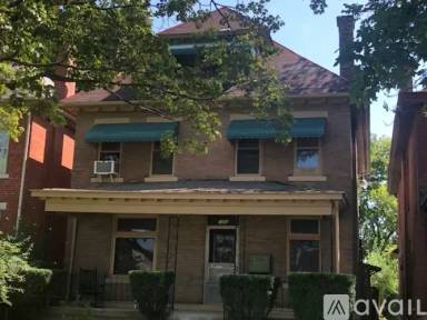 Main picture of 1284 Highland St