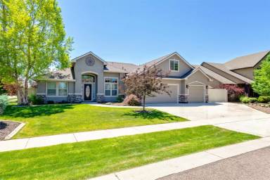 Main picture of 2747 E Romeo Dr
