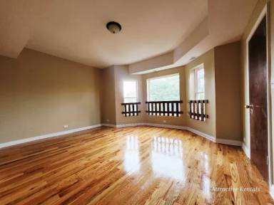 Main picture of 207 N Parkside Ave