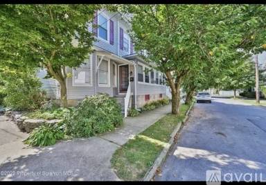 Main picture of 10 Washington St