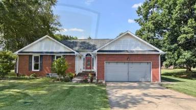 Main picture of 2611 W Henderson Way