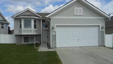 Main picture of 8914 N Oak St