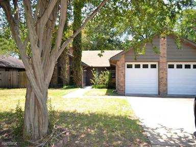 Main picture of 2706 Wilderness Dr S