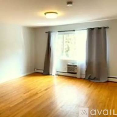 Main picture of 71 Oxford Ave