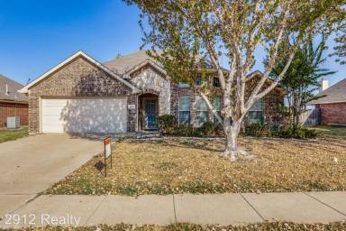 Main picture of 202 Chinaberry Trl