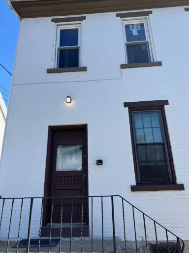 Main picture of 902 N New St