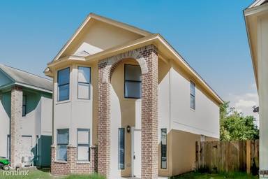 Main picture of 3013 La Estancia Ln