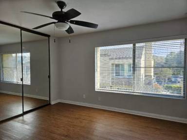 Main picture of 307 N Singingwood St