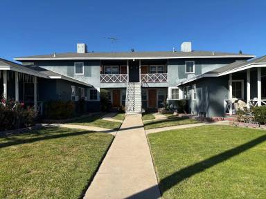 Main picture of 629 W Glenoaks Blvd